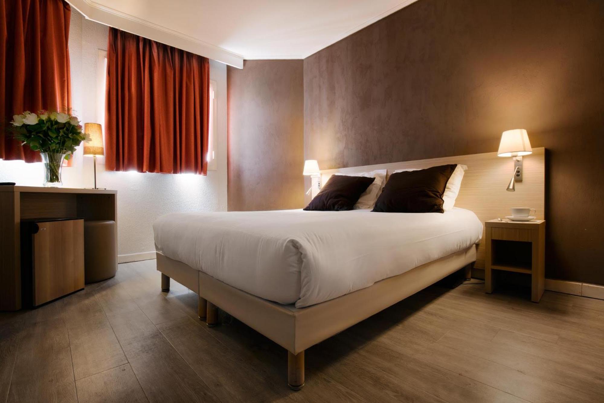 Hotel De L'Etoile 昂蒂布 外观 照片